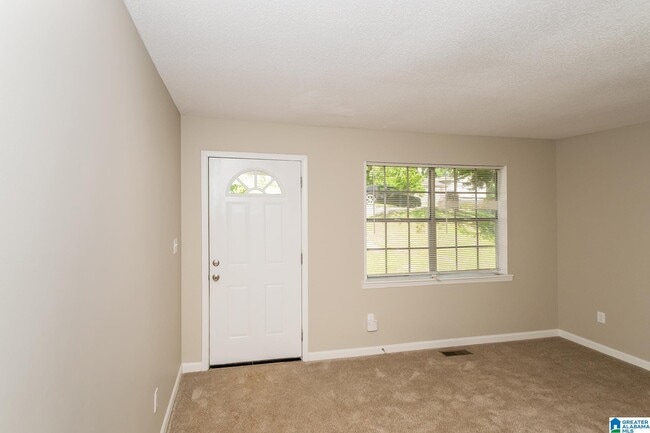 Building Photo - 436 15th Ln NW