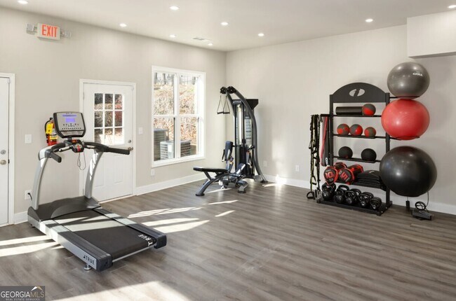 Building Photo - 1173 N Hairston Rd