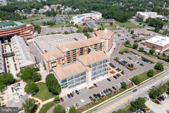 Building Photo - 6070 Main St