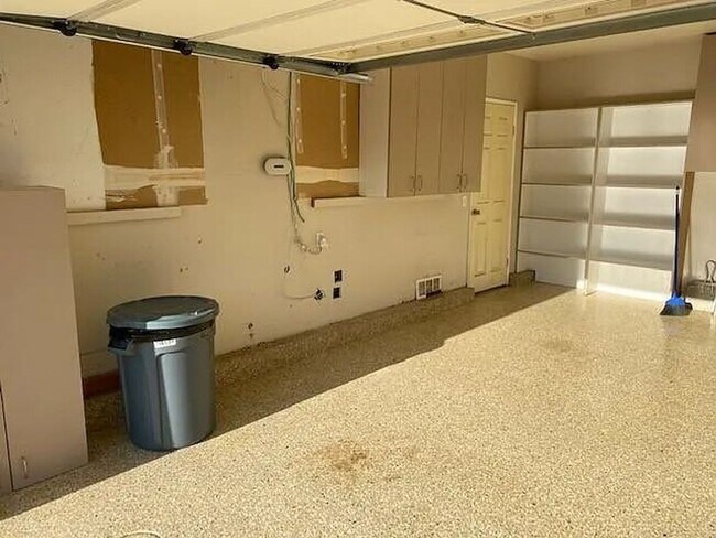 Building Photo - 711 Oak Burl Ln