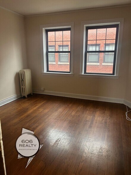 Building Photo - 3258 Maple Ave