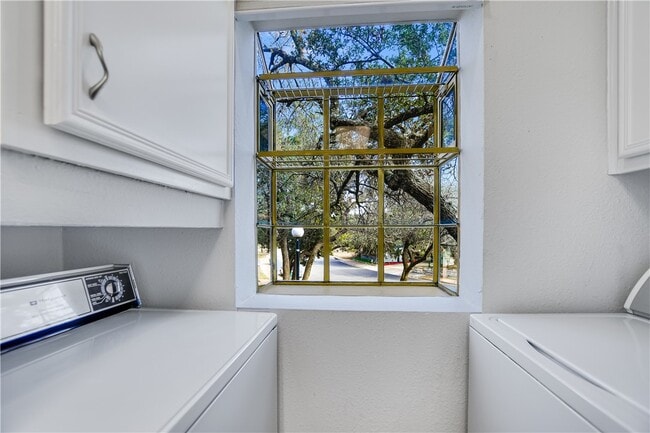 Washer and dryer - 1804 Capital Pky