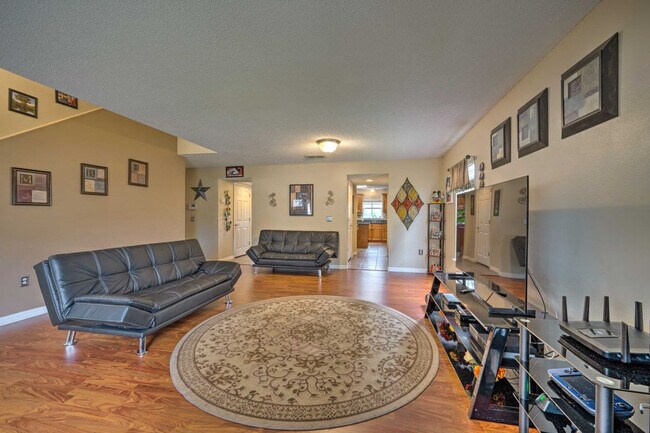 Building Photo - 407 Samuel St