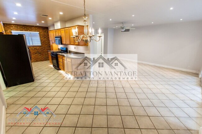 Building Photo - 5142 N 18th Pl