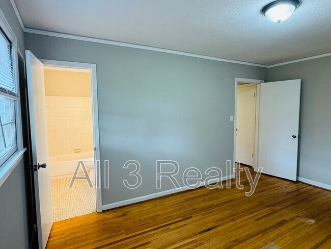 Building Photo - 2649 Burkelaun Dr
