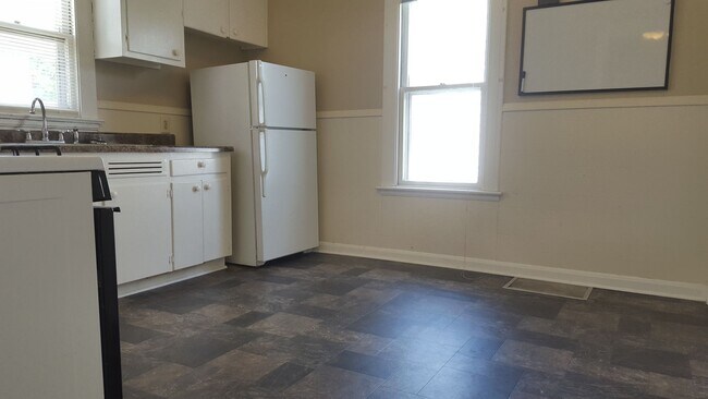 Building Photo - 2515 Olive St