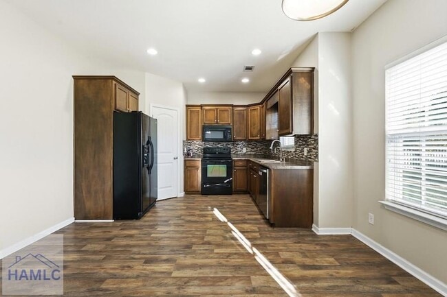 Building Photo - 374 Mill Pond Ln