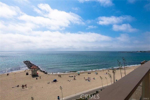 Building Photo - 625 Esplanade