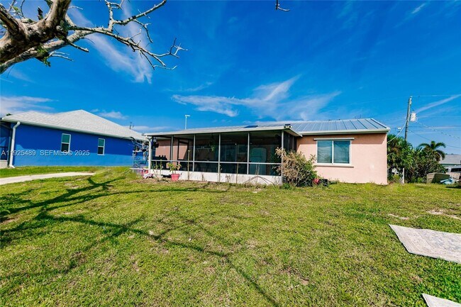 Building Photo - 18406 Van Nuys Cir