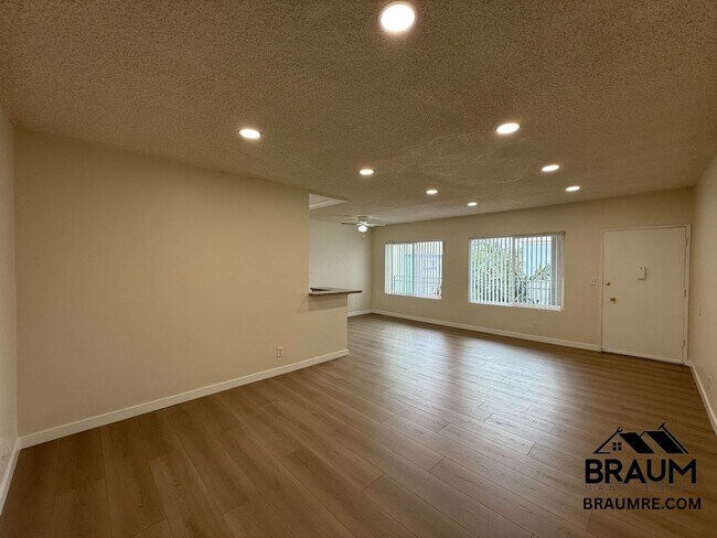 Building Photo - 6041 Whitsett Ave
