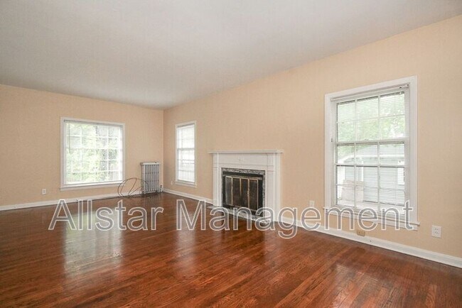 Building Photo - 2100 Cottage Grove Ave
