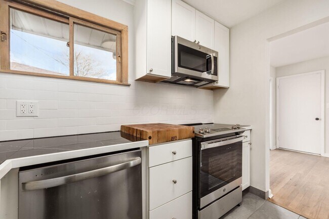 Building Photo - 4232 Eastlea Dr