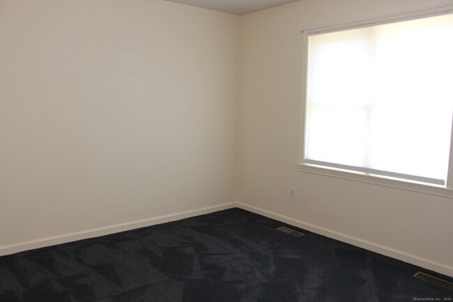 Building Photo - 304 Brainard Rd