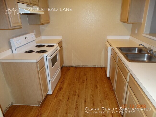 Building Photo - 3607 Candlehead Lane