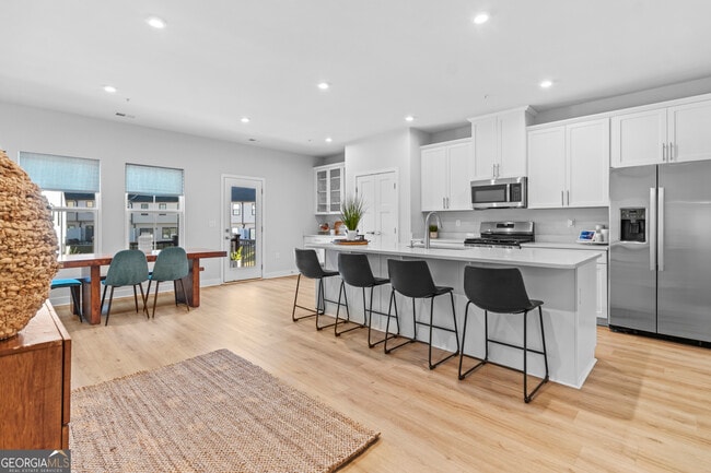 Building Photo - 205 Climbing Ivy Cir