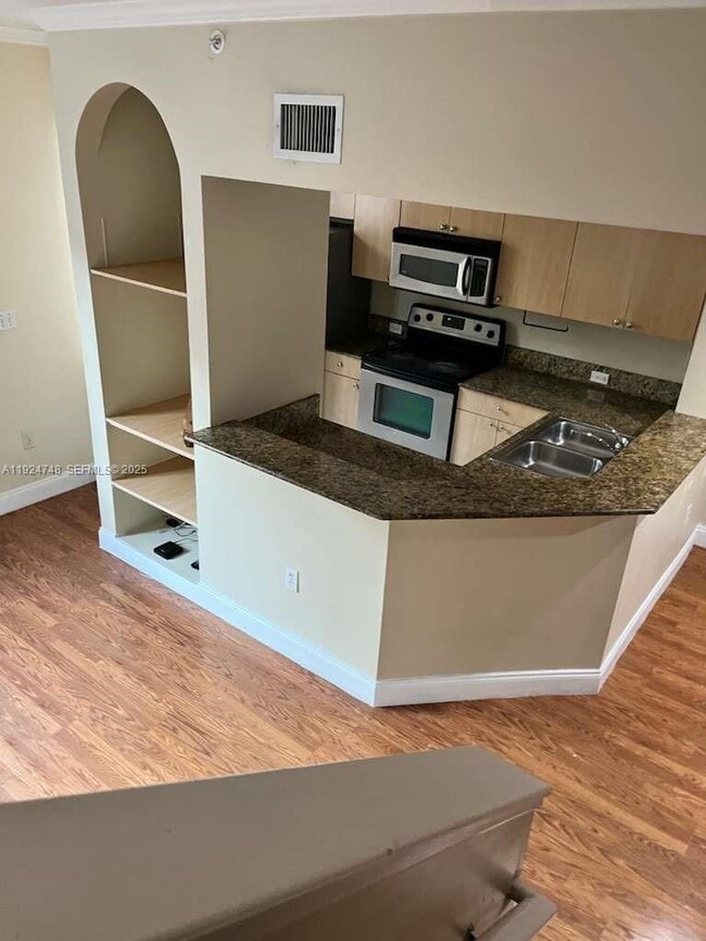 Building Photo - 2891 NE 185th St