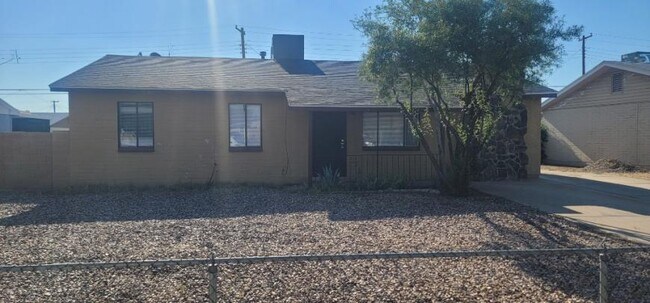 Primary Photo - 4 bedroom in Glendale AZ 85301