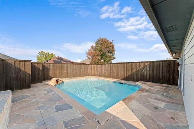 Building Photo - 919 Kim Ln