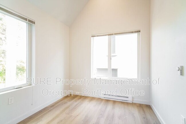 Building Photo - 6794 N McKenna Ave