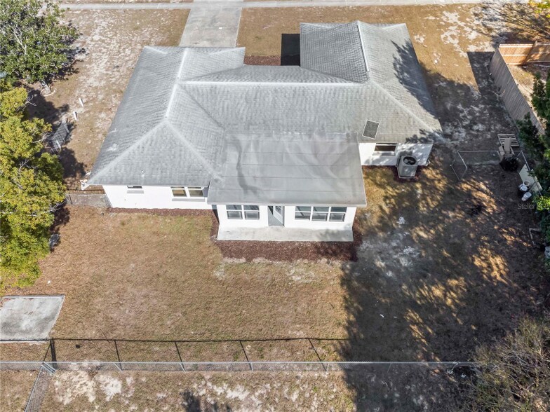 Building Photo - 10072 Northcliffe Blvd