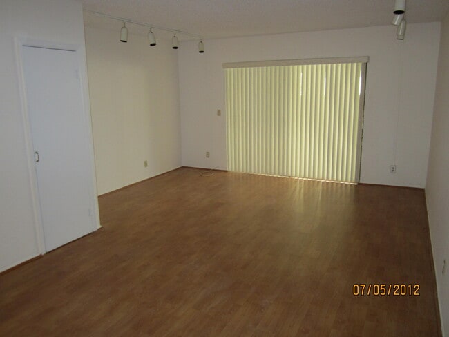 Building Photo - 139 Sparrow Dr