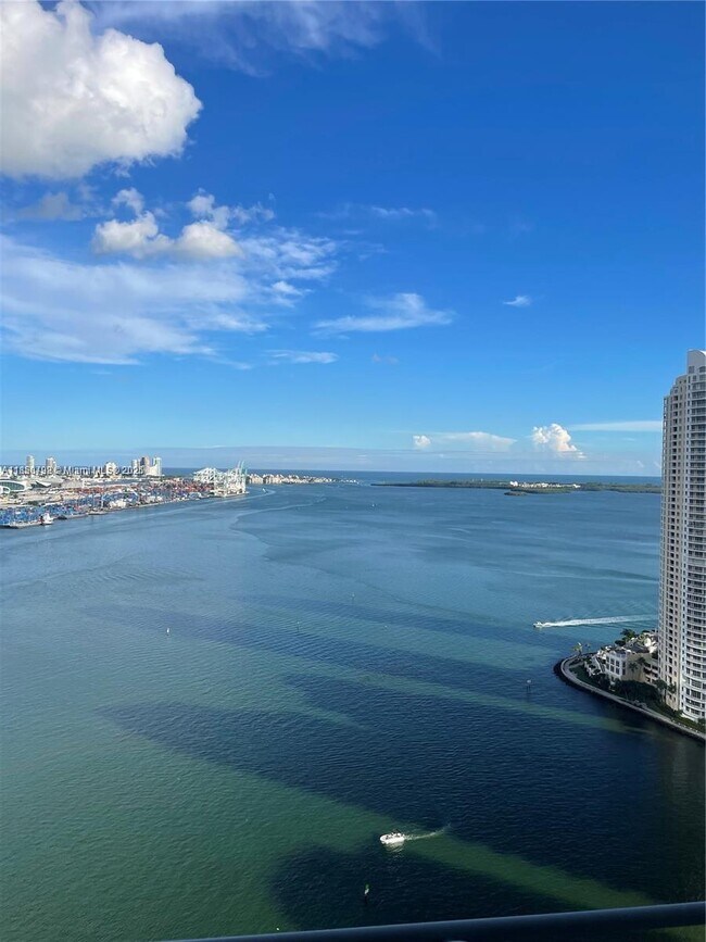 Primary Photo - 325 S Biscayne Blvd