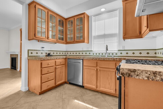 Building Photo - 8798 Nozay Ln