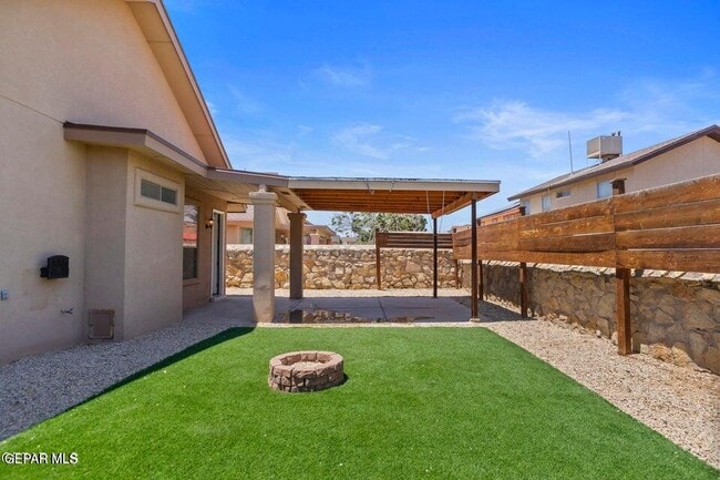 Building Photo - 12391 Paseo Nuevo Dr