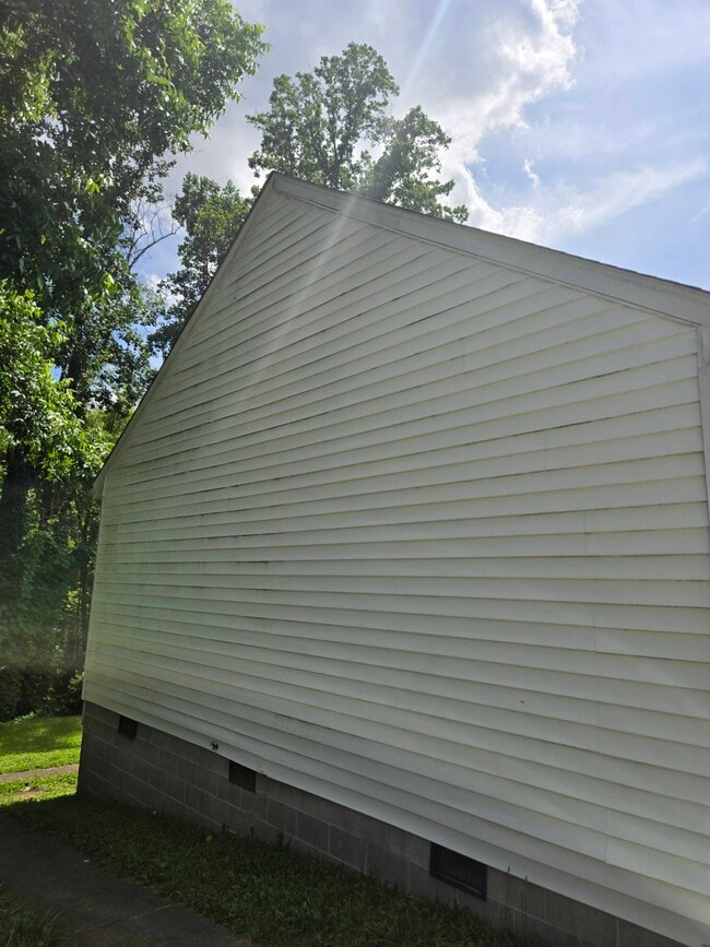 Building Photo - 115 Blackwelder Ave