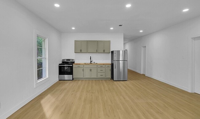 Building Photo - Newly Remodeled 4BD 2BA Home in Waco