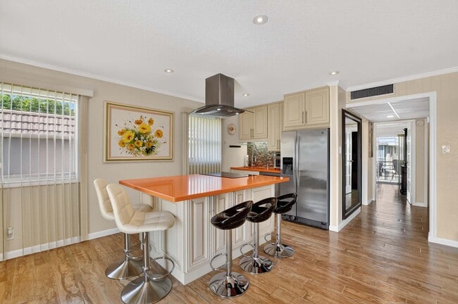 Building Photo - 620 Brittany N