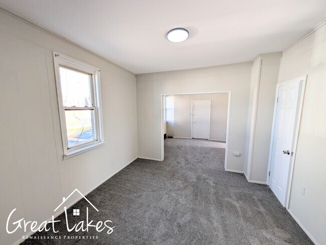 Building Photo - 1563 Waterman St