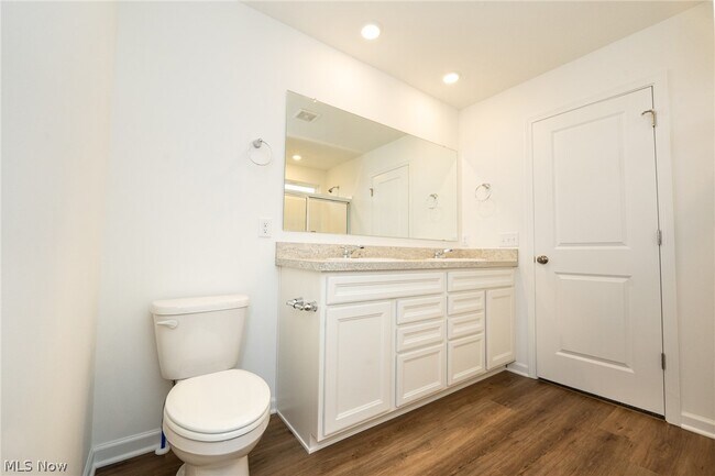 Building Photo - 98 Brewster Dr