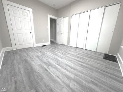 Building Photo - 1049 S Sheffield Ave