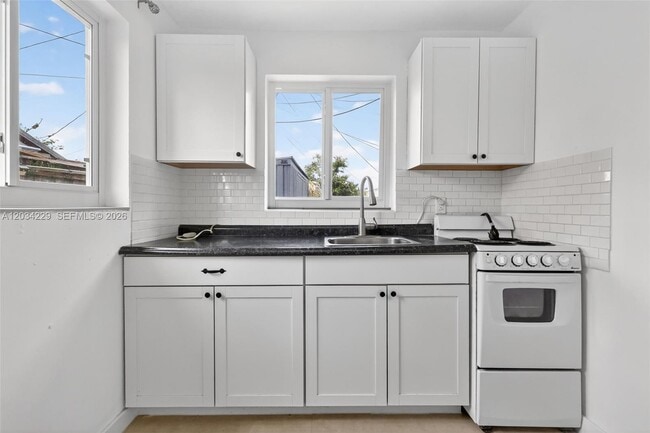 Building Photo - 17001 NW 53rd Ct