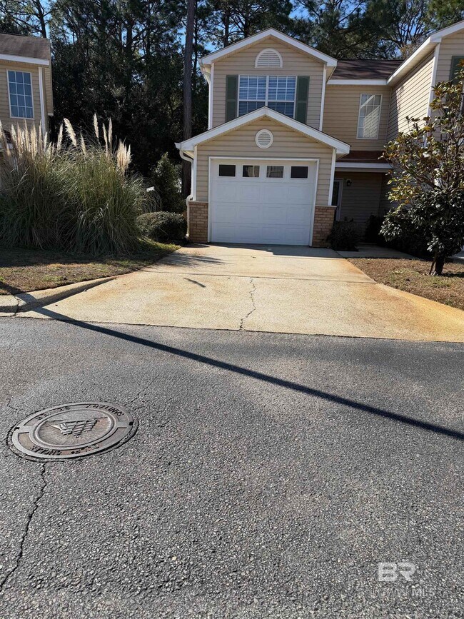 Building Photo - 1517 Regency Rd