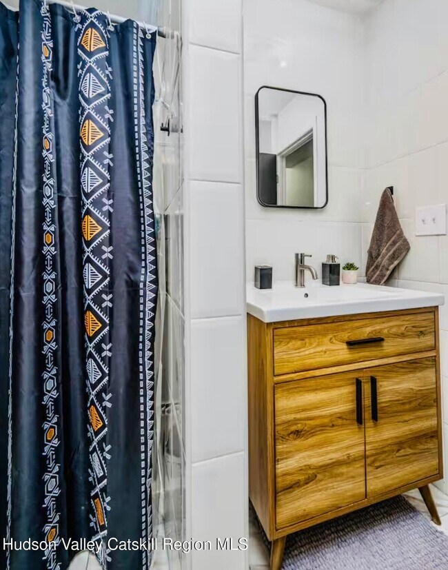 Building Photo - 72 Hunter Dr