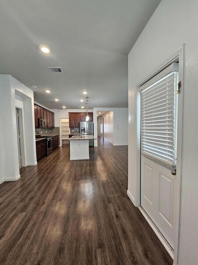 Building Photo - 2111 Levant Ln