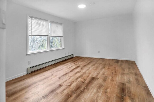 Building Photo - 11 Overlook Way