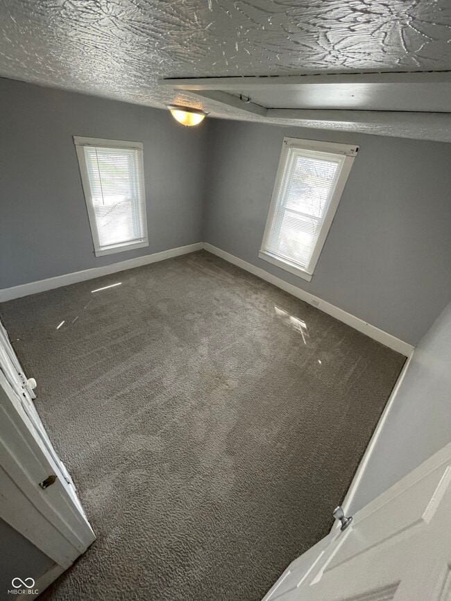 Building Photo - 93 S 5th Ave