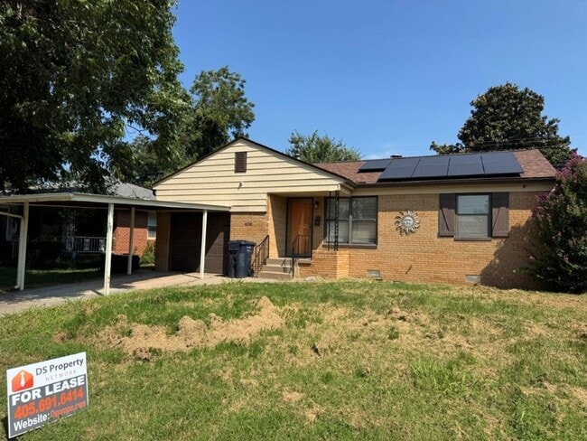 Primary Photo - Spacious and fresh paint, 2 bed 1 bath wit...