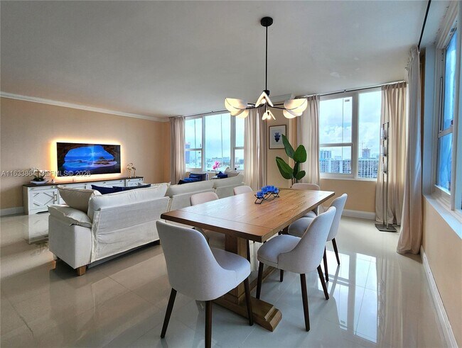 Building Photo - 3505 S Ocean Dr