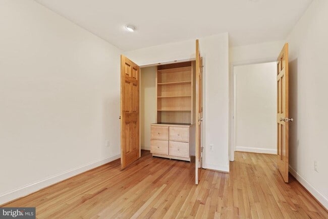 Building Photo - 2057 Golf Course Dr