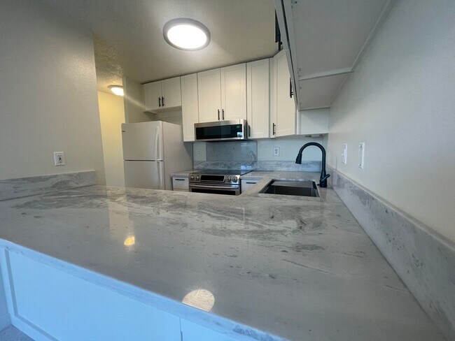 Building Photo - 1 BEDROOM KOOLAU VISTA IN KAILUA TOWN