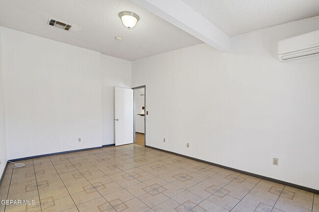 Building Photo - 6032 Belladonna Cir