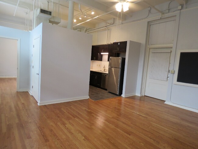 Building Photo - 1401 Scott St