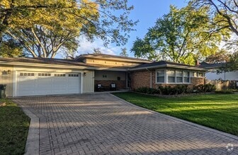 Building Photo - 2450 Maple Ave