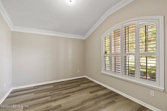 Building Photo - 1892 Vista Lakes Dr