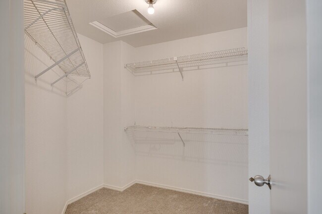 Building Photo - Beautifully Updated 4-Bedroom Home in Sammamish!- AVAILABLE NOW FOR RENT!!