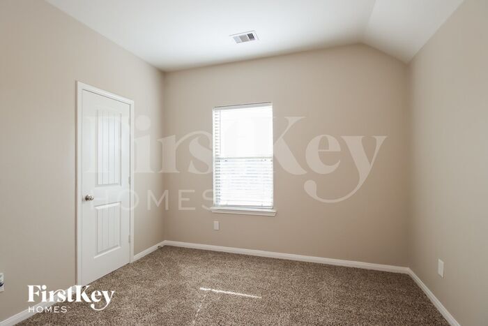 Building Photo - 6193 White Oak Leaf Lp